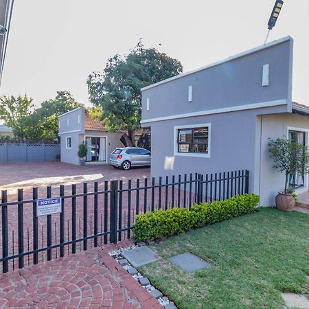 Angelica Guest House Boksburg Dış mekan fotoğraf
